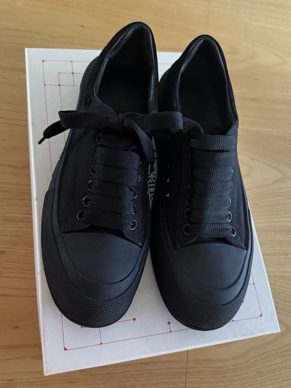 Alexander McQueen Men's Black Low-Top Canvas Sneakers